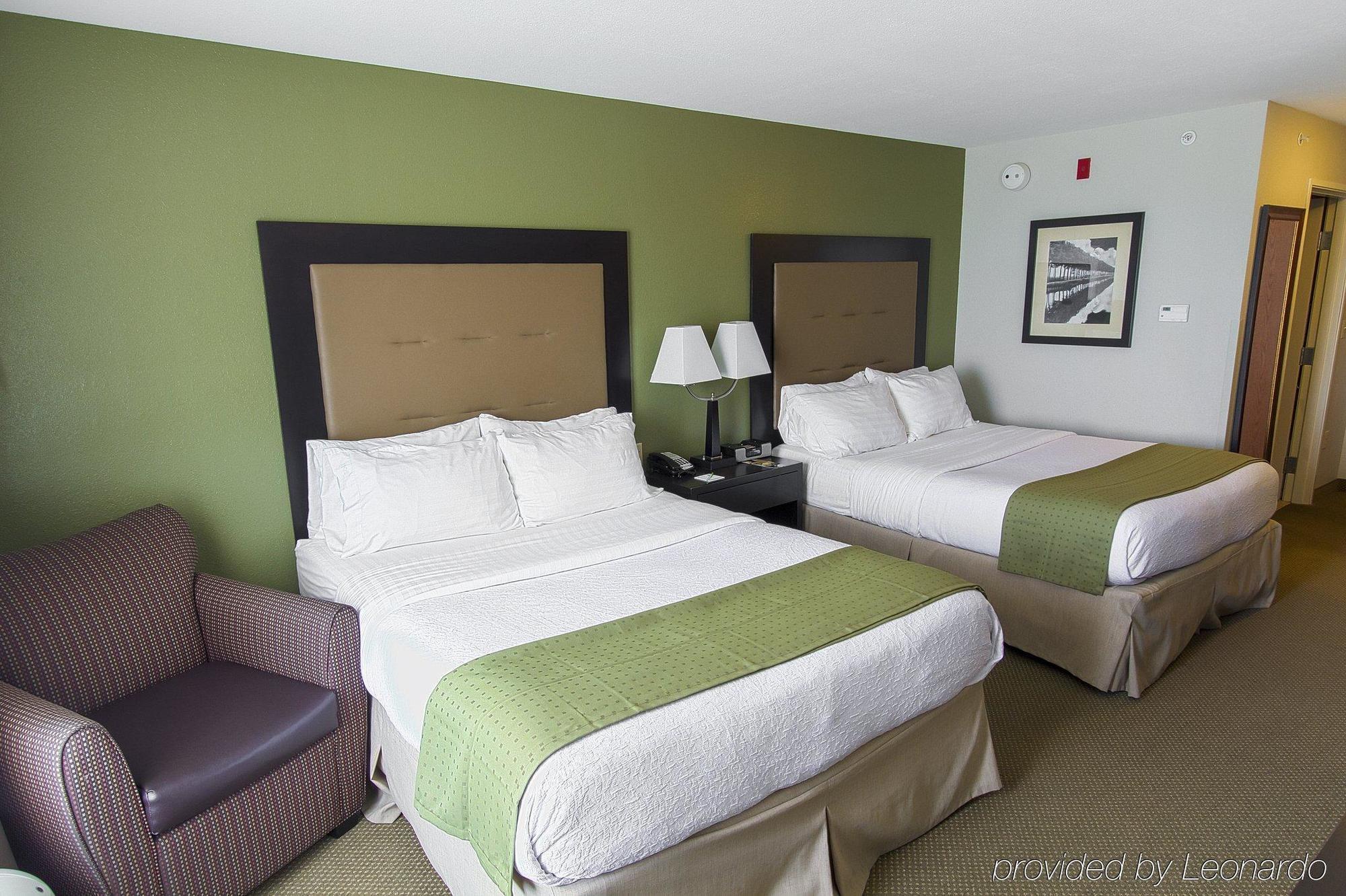 Holiday Inn Hotel & Suites Bloomington Airport, An Ihg Hotel מראה חיצוני תמונה